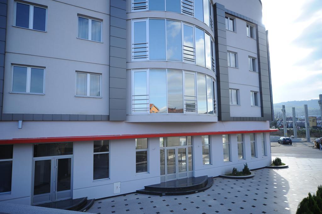 Garni Uni Elita Lux Hotel Ni Kültér fotó