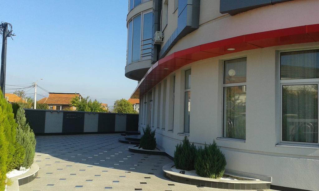 Garni Uni Elita Lux Hotel Ni Kültér fotó