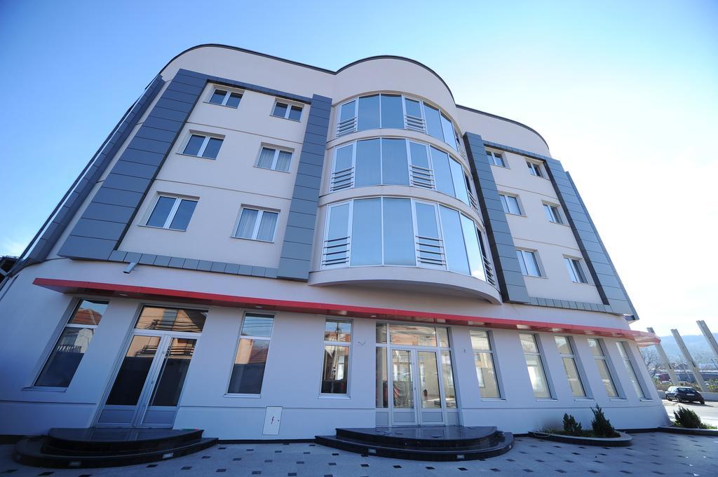 Garni Uni Elita Lux Hotel Ni Kültér fotó