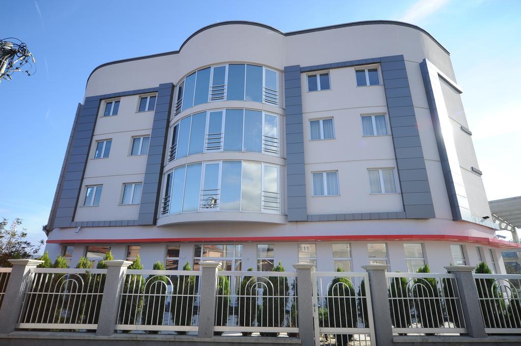Garni Uni Elita Lux Hotel Ni Kültér fotó