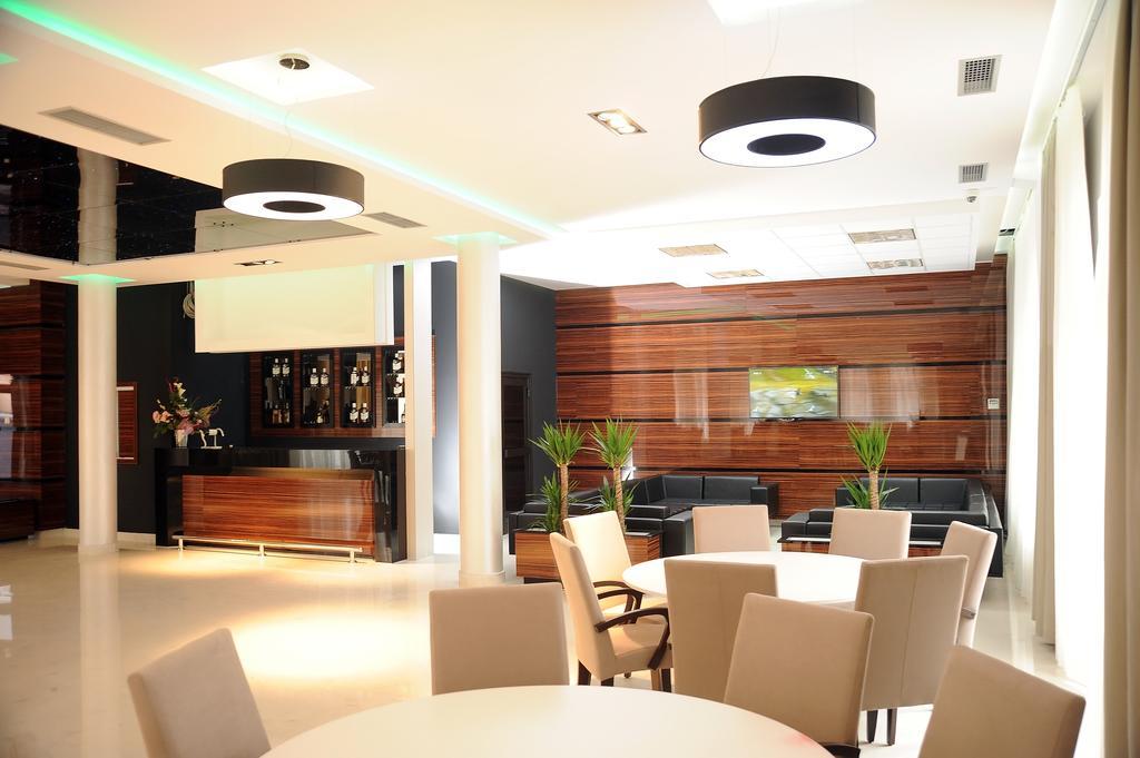 Garni Uni Elita Lux Hotel Ni Kültér fotó