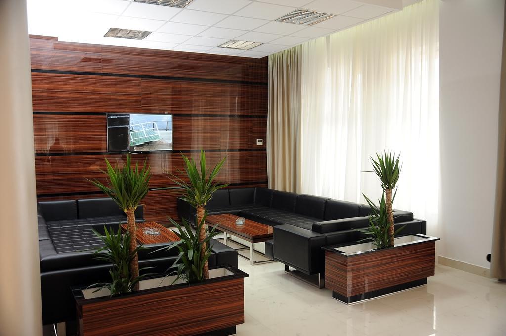 Garni Uni Elita Lux Hotel Ni Kültér fotó