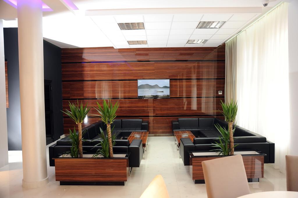 Garni Uni Elita Lux Hotel Ni Kültér fotó