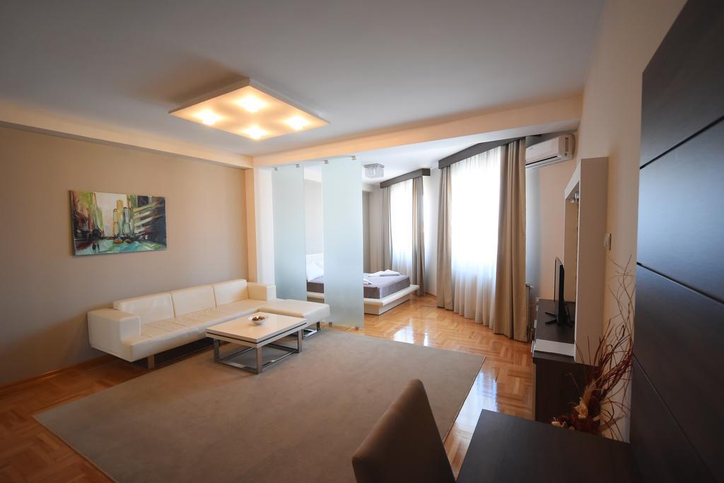 Garni Uni Elita Lux Hotel Ni Kültér fotó