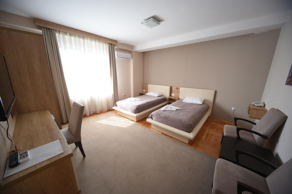 Garni Uni Elita Lux Hotel Ni Kültér fotó