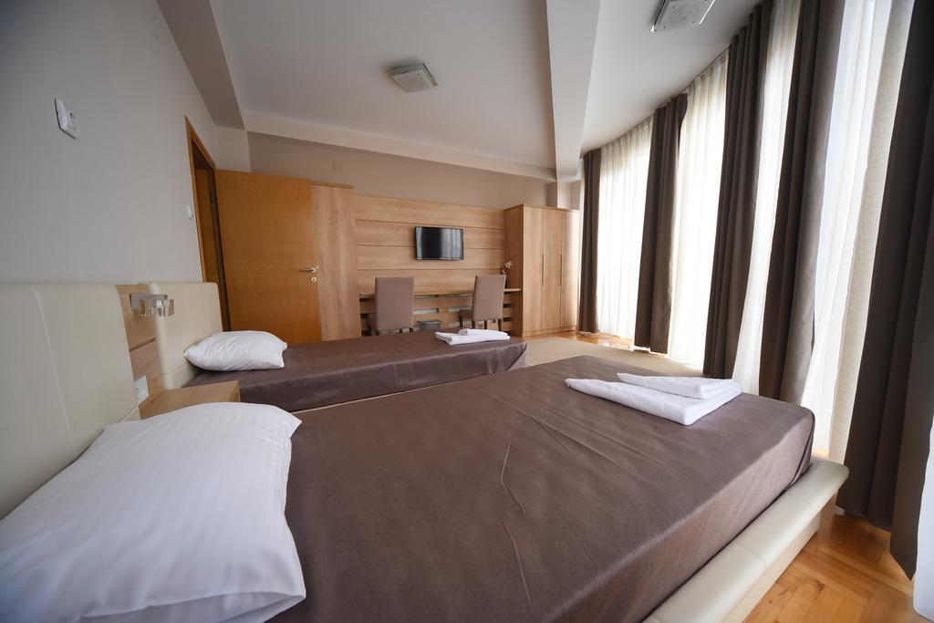 Garni Uni Elita Lux Hotel Ni Kültér fotó