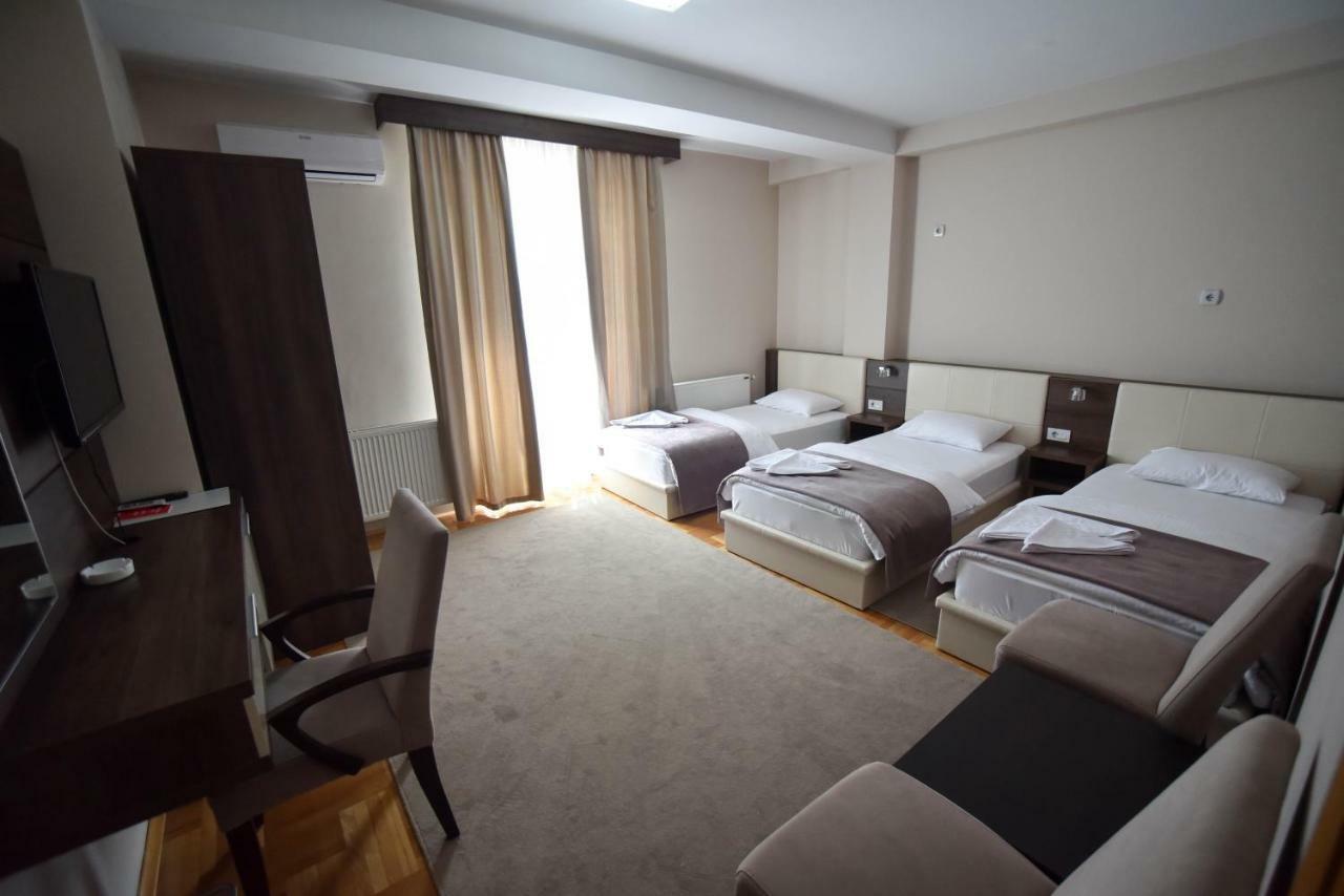 Garni Uni Elita Lux Hotel Ni Kültér fotó